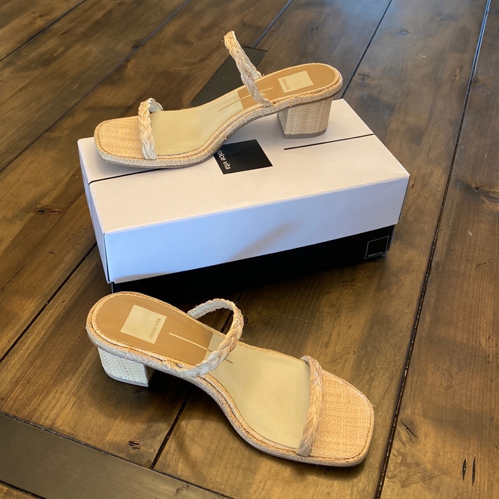 Dolce Vita - Riya Rafia sandals.  LT Natural Raffia - size 8